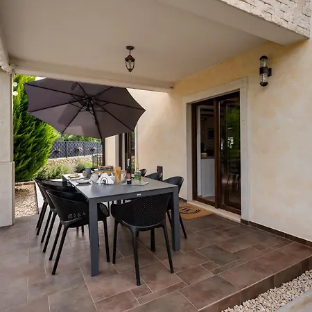 빌라 Romantic With Pool, Surrounded By Greenery In Complete Privacy-by Traveler Tourist Agency Krk -id 2408 Sveti Ivan Dobrinjski