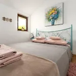 Romantic With Pool, Surrounded By Greenery In Complete Privacy-by Traveler Tourist Agency Krk -id 2408 Βίλα